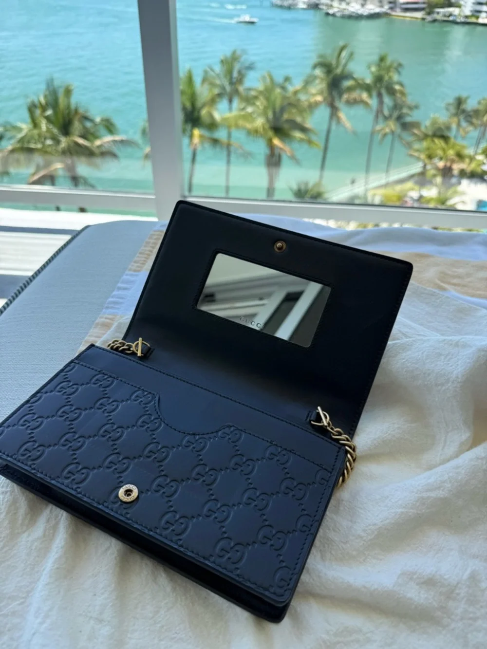 Gucci Signature Crystal Cat Wallet on Chain - Picture 2 of 2